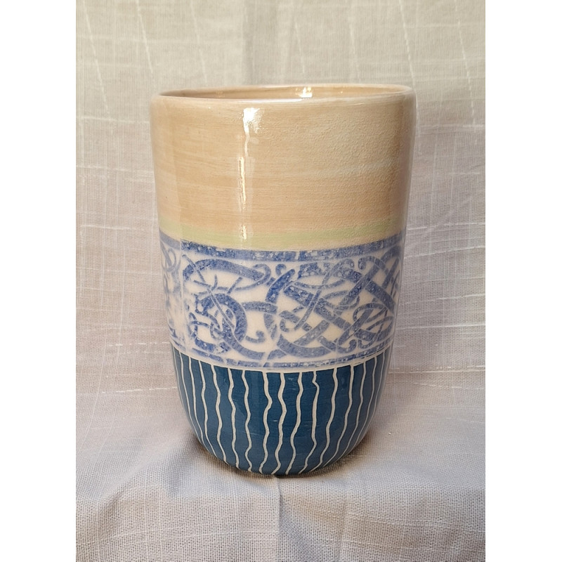 MUG / GOBELET ocre et pétrole, motif celtique - M12